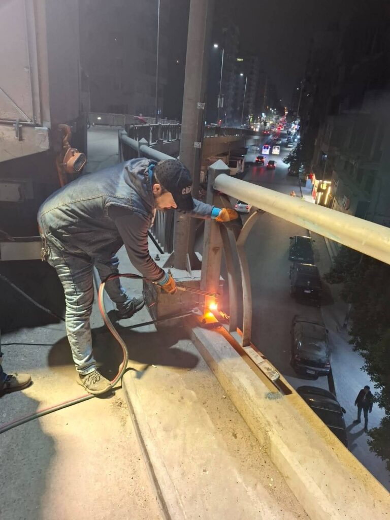 fb_img_17732617915537864776471328969927-768x1024 محافظ الجيزة يتابع أعمال صيانة كباري الجيزة وأرض اللواء وتركيب أسوار حديدية بدلاً من المفقودة والمتهالكة