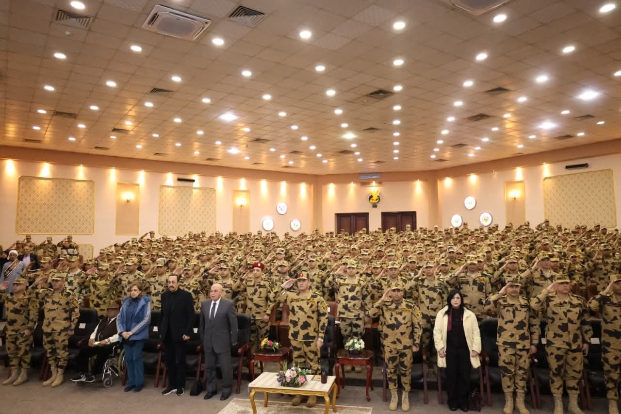 المتحدث_العسكرى : بمناسبة يوم الشهيد والمحارب القديم .. قيادة قوات الصاعقة تنظم إحتفالية لعدد من أسر الشهداء