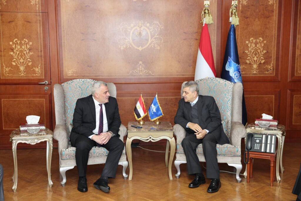 fb_img_17735004368658053869851654409541-1024x683 بهدف تنمية الثروة السمكية وفتح آفاق أوسع للتصديرالفريق أسامة ربيع يشهد توقيع بروتوكول تعاون بين شركة قناة السويس للاستزراع المائي وجهاز حماية وتنمية البحيرات والثروة السمكية