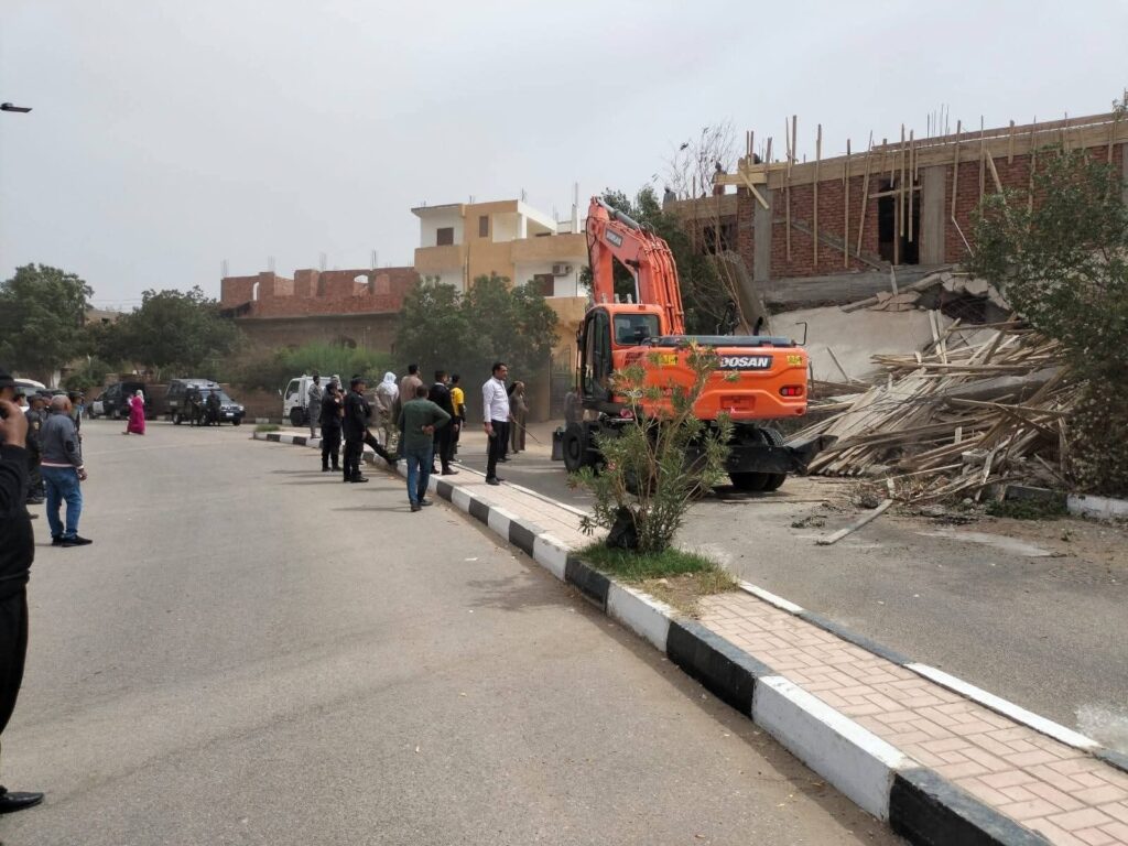 fb_img_17735011542385585517848060568245-1024x768 حملة مكبرة لإزالة أعمال بناء مخالف بمدينة القرنة