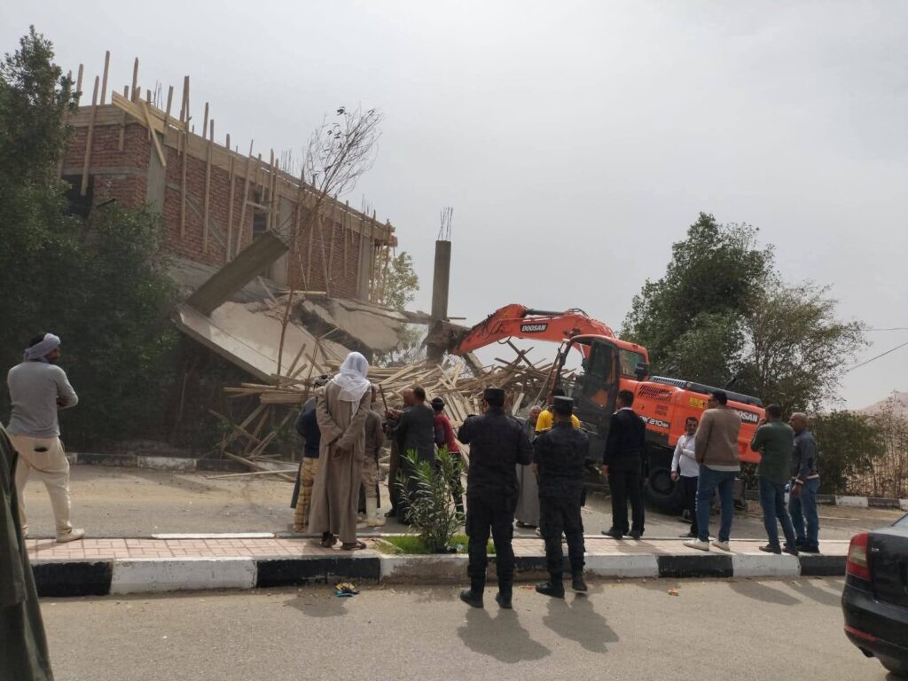 fb_img_17735011634975694093957925178171-1024x768 حملة مكبرة لإزالة أعمال بناء مخالف بمدينة القرنة