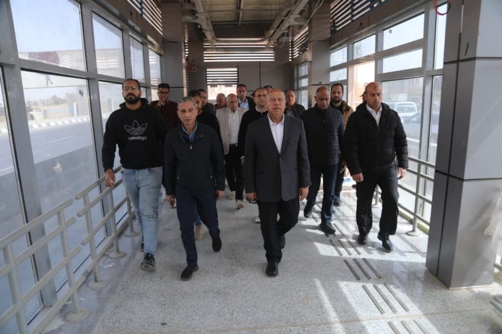 fb_img_17735678653129032297089096634390-1024x682 وزير النقل يتفقد التشطيبات النهائية وجاهزية المرحلة الثانية من مشروع الأتوبيس الترددي السريع BRT الممتدة من محطة المشير طنطاوي وحتى محطة صن كابيتال بتقاطع الطريق الدائري مع طريق الفيوم بطول ٤٠ كم