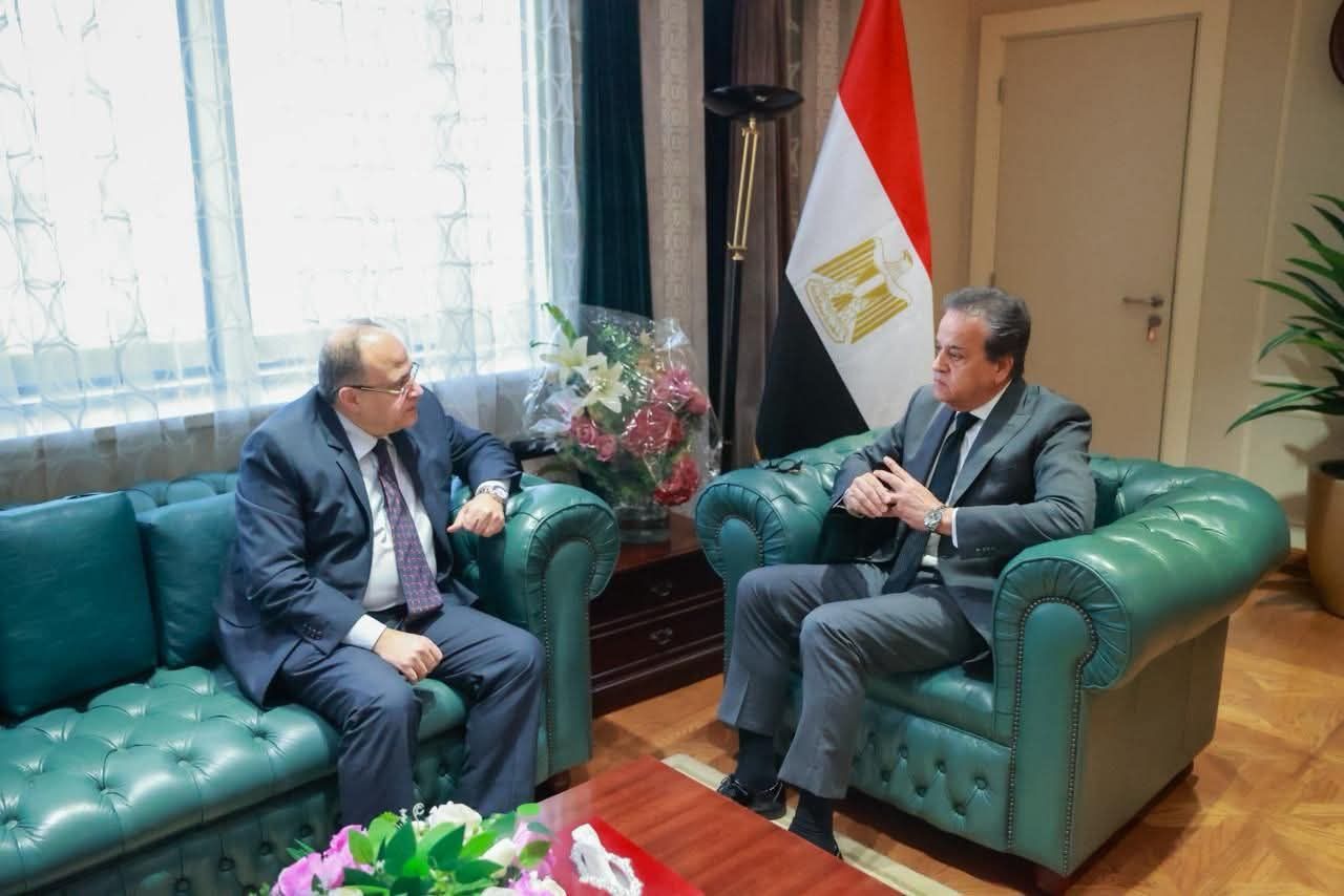 وزير الصحة يبحث مع رئيس هيئة الدواء توافر الأدوية والمستلزمات وملفات التتبع والتوطين