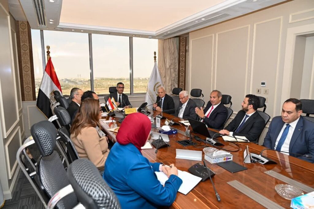 fb_img_17735738128386765579001611026882-1024x683 الدكتور شريف فاروق وزير التموين والتجارة الداخلية يعقد اجتماعًا مع شركة “برايم لاستشارات الأعمال” لبحث تطوير منظومة التفتيش والتصنيف الرقمي للأسواق