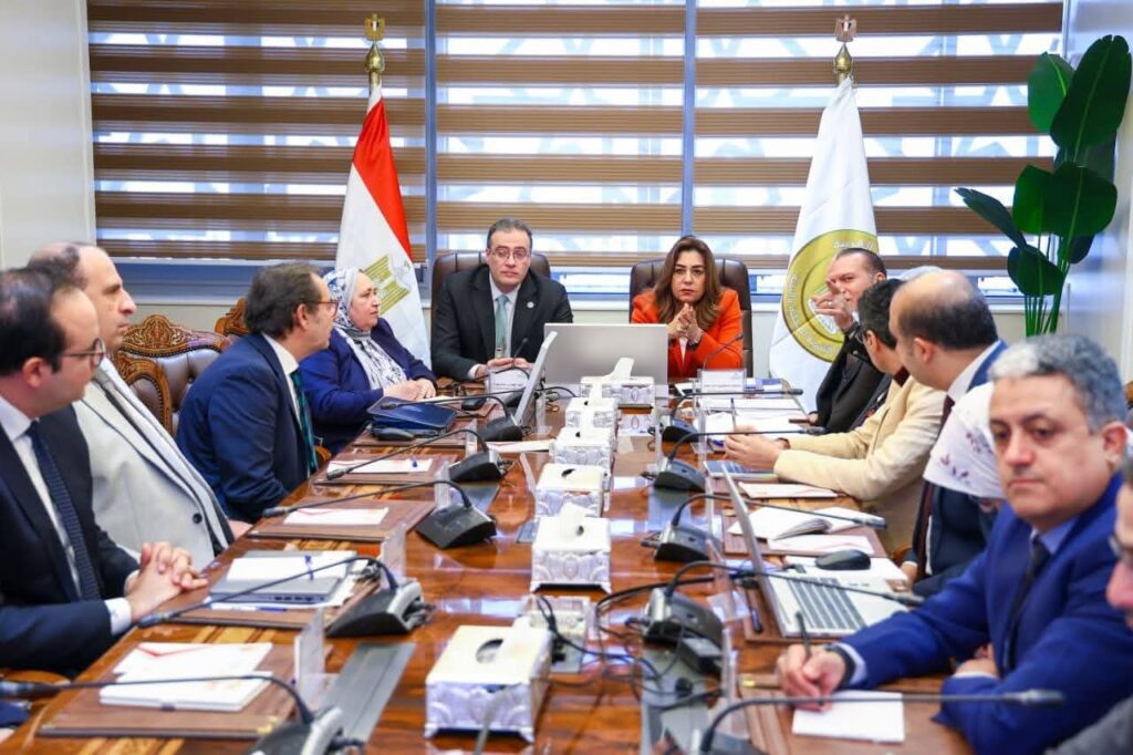 fb_img_17736503268105967800725946184936-1024x682 هيكل تنظيمي كفء يحقق الرؤية الاستراتيجية للوزارة ويراعي المشروعات البيئية بالمحافظات