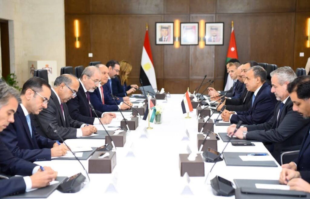 fb_img_17737119412223610211821031604980-1024x656 وزير الخارجية يعقد مباحثات مع نظيره الأردني في عمّان حول تداعيات التصعيد العسكري ويؤكد تضامن مصر الكامل مع المملكة الأردنية الهاشمية