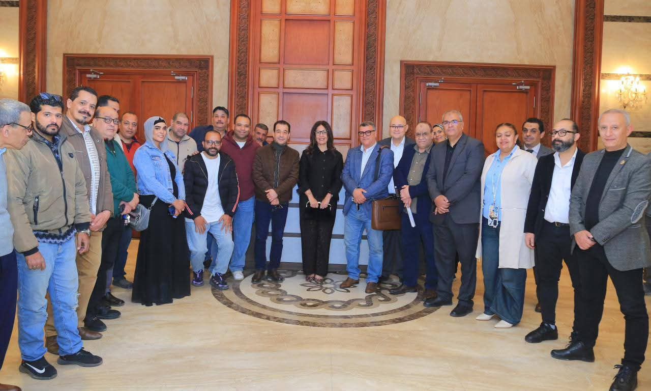 قبل افتتاحه التجريبي.. وزيرة الثقافة تتفقد الاستعدادات النهائية لـ”مسرح مصر”.. وتؤكد: سيمثل دفعة قوية للحركة المسرحية
