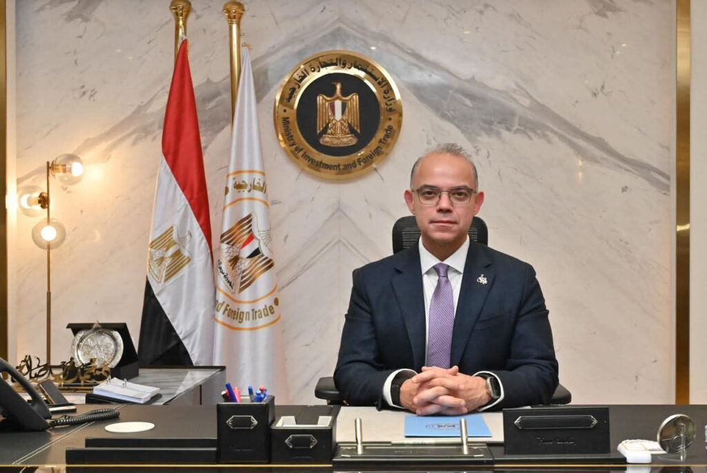 fb_img_1773770048116770634277414562403-1024x686 وزير الاستثمار والتجارة الخارجية يوجه باستمرارية منظومة الإفراج الجمركي خلال عطلة عيد الفطر المبارك