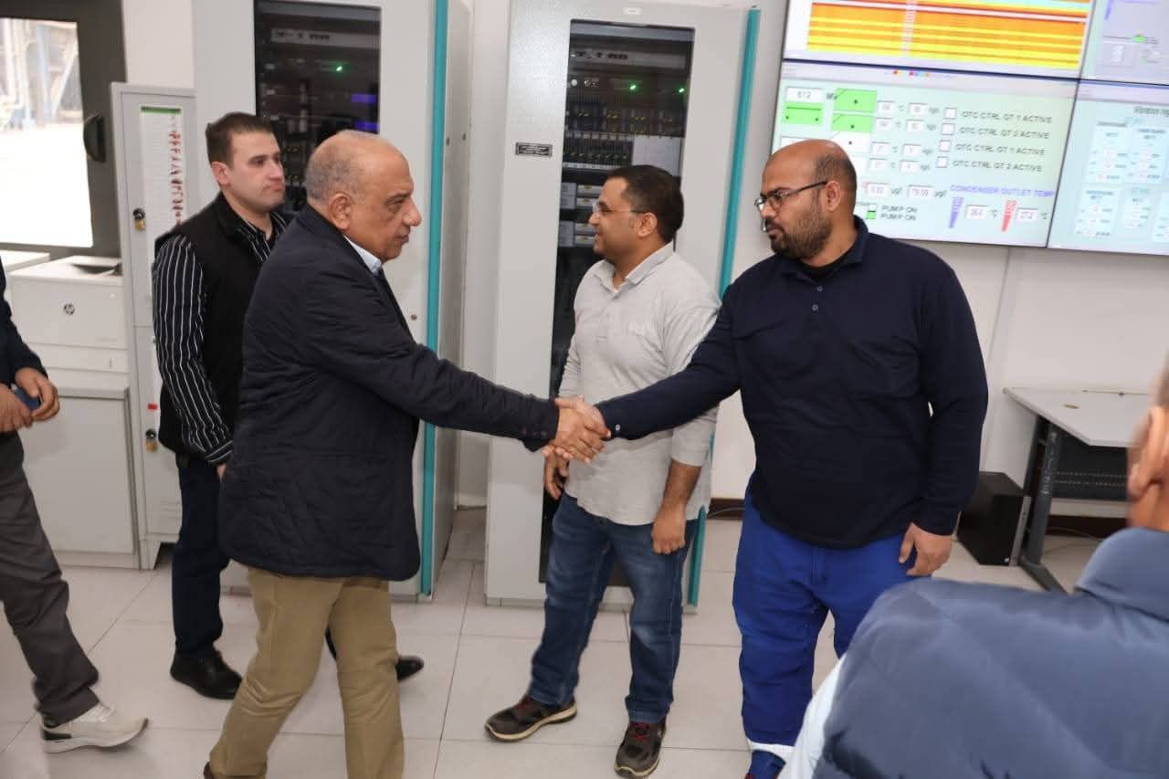 فى زيارة ميدانية…#وزير_الكهرباء والطاقة المتجددة يتفقد محطة كهرباء بنى سويف المركبة لتوليد الكهرباء بمحافظة بني سويف ويتابع نمط التشغيل ومعدلات استهلاك الوقود.
