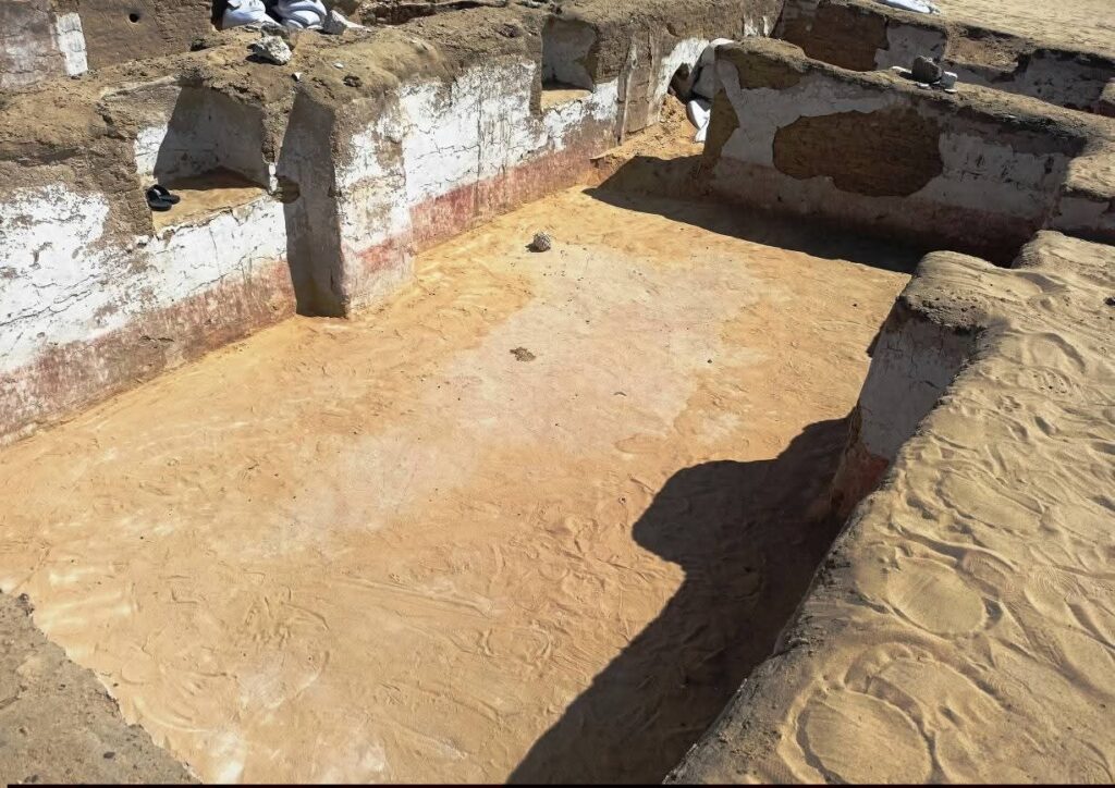 fb_img_17743567204845477865045358861541-1024x724 الكشف عن بقايا دير أثري بوادي النطرون يؤرخ لبدايات الرهبنة في مصر والعالم