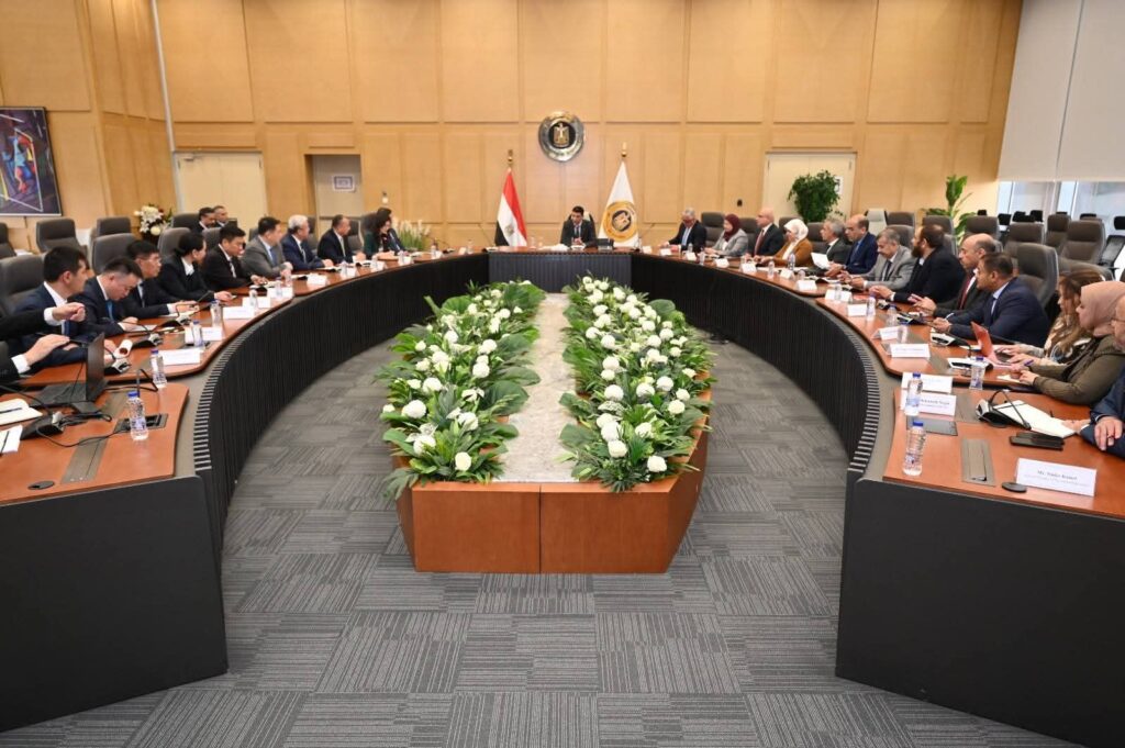 fb_img_17744316976772042633506868746129-1024x681 وزير الصناعة يبحث مع مجموعة "باوو" الصينية للحديد والصلب فرص تعزيز التعاون الصناعي والاستثماري