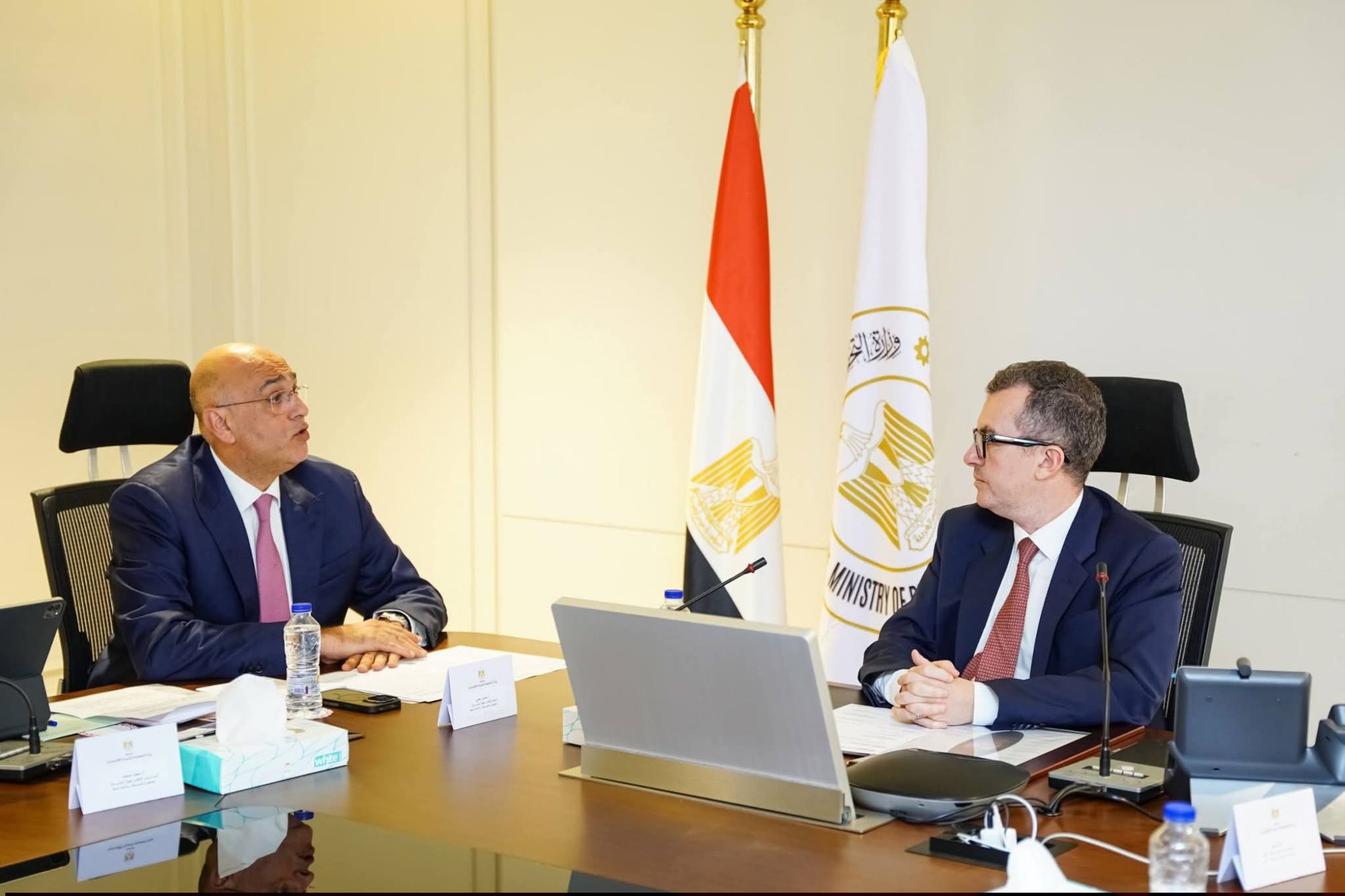 وزير التخطيط والتنمية الاقتصادية ورئيس جهاز تنمية المشروعات يبحثان آليات التعاون ضمن استراتيجية دعم ريادة الأعمال وتعزيز صمود الاقتصاد الوطني