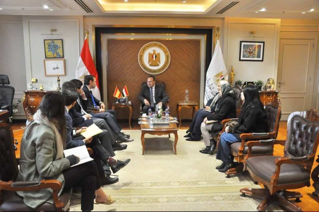 fb_img_17746062526152993520543619513138-1024x680 وزير التعليم العالي يبحث سبل تعزيز التعاون مع سفير مملكة إسبانيا ووفد جامعة IE الإسبانية