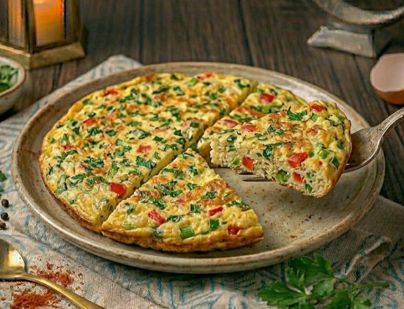 عجة البيض بالخضار 🍳🌿