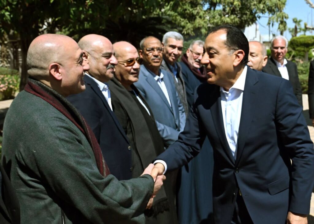 fb_img_17746947706543054779602809533258-1024x732 رئيس الوزراء يبدأ جولة تفقدية بسوق العبور لتجارة الجملة وأحد فروع "كاري أون" لمتابعة كفاءة سلاسل الإمداد واستقرار الأسواق