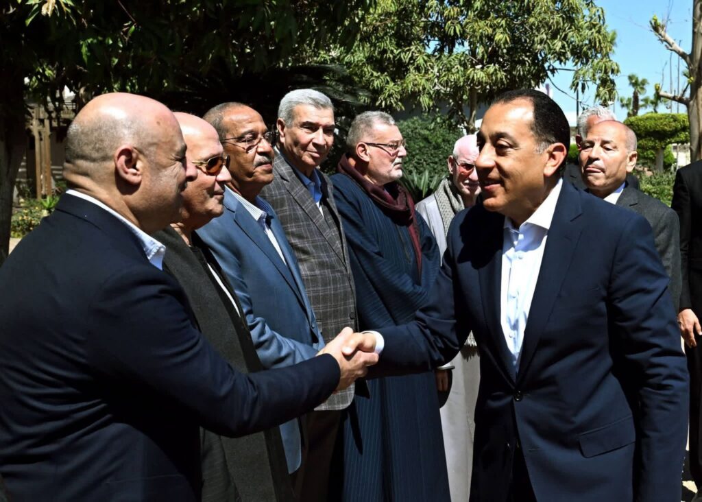 fb_img_17746947728716102884069623122449-1024x732 رئيس الوزراء يبدأ جولة تفقدية بسوق العبور لتجارة الجملة وأحد فروع "كاري أون" لمتابعة كفاءة سلاسل الإمداد واستقرار الأسواق