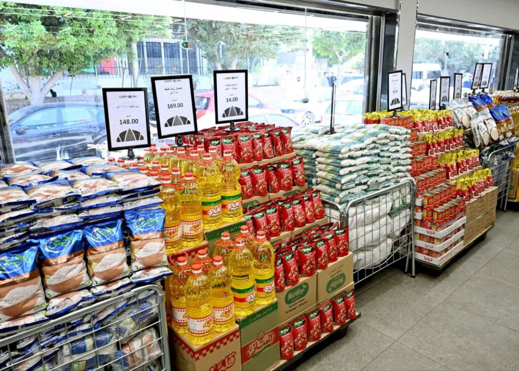 fb_img_17747035961573989353052619035486-1024x732 رئيس الوزراء يتفقد فرع منفذ "كاري أون" بمصر الجديدة