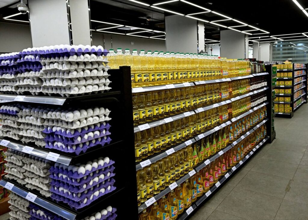 fb_img_17747036330036311658239662025190-1024x732 رئيس الوزراء يتفقد فرع منفذ "كاري أون" بمصر الجديدة