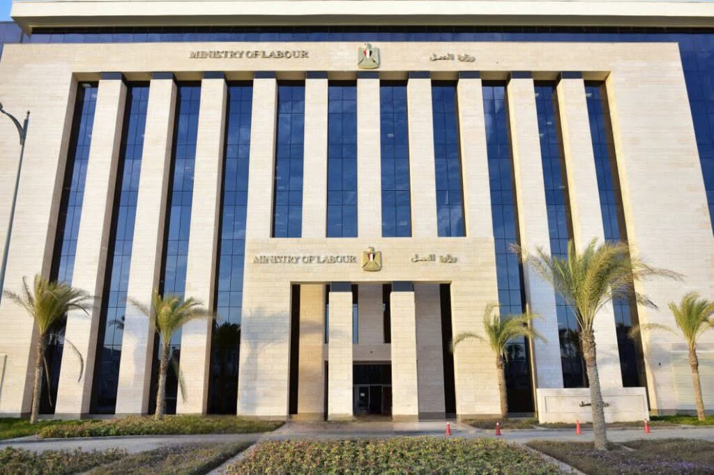 fb_img_17747681539142816559757639683742-1024x682 التواجد الميداني والتواصل المباشر يدعمان استقرار العمل ولصالح "طرفي الإنتاج"..