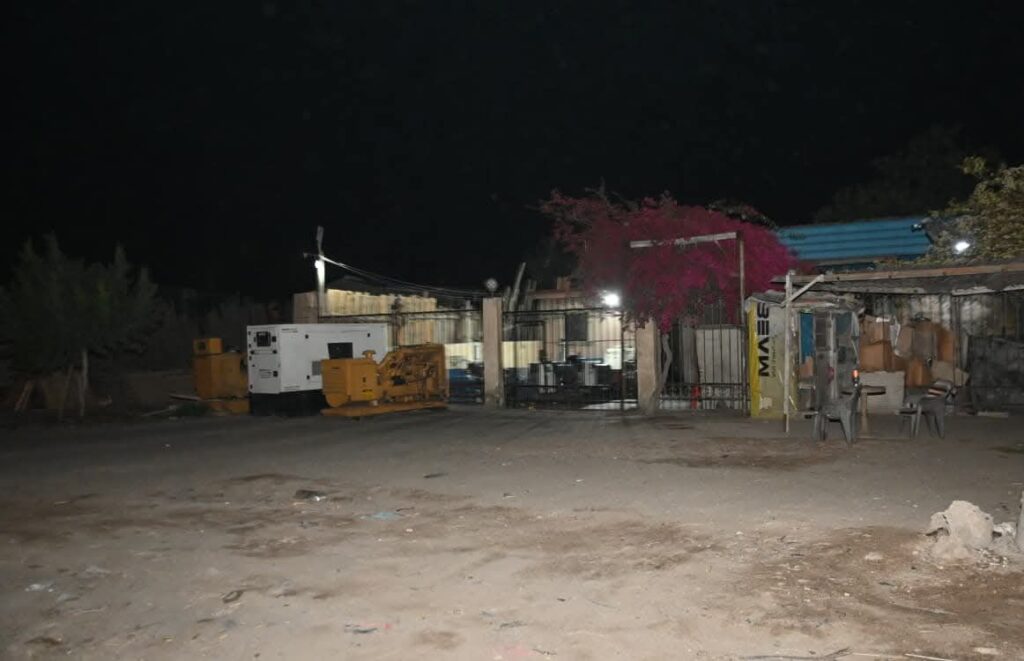 fb_img_17748210212242675621164870044187-1024x661 محافظ البحيرة تتابع على أرض الواقع الالتزام بمواعيد غلق المحال التجارية وترشيد الكهرباء على الطريق الزراعي وبمركزي أبو حمص وكفر الدوار