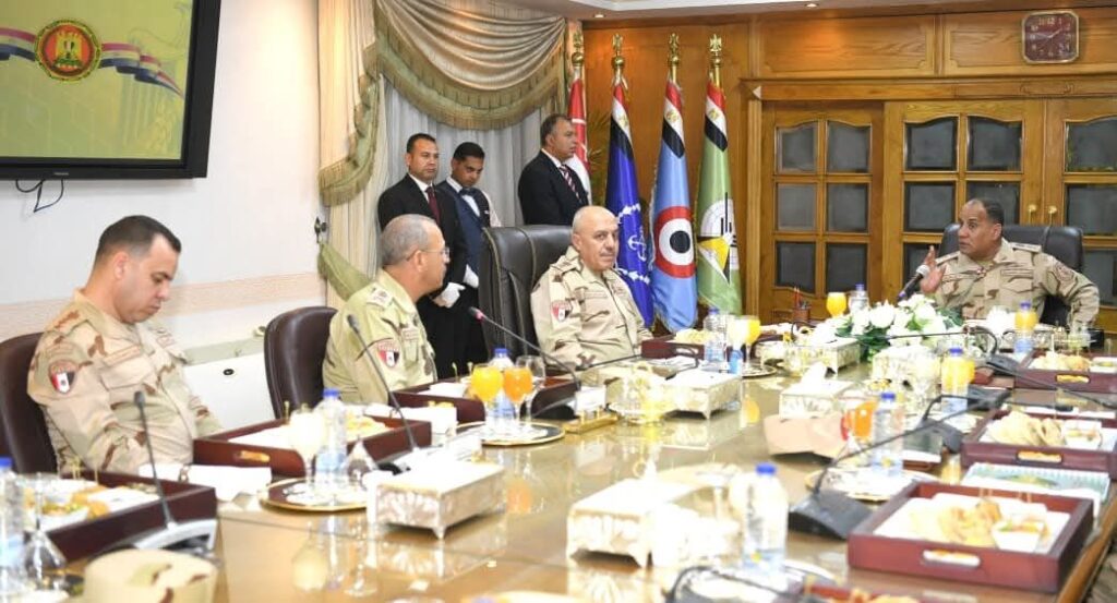 fb_img_17748679759277186863363803416684-1024x553 المتحدث_العسكرى : الفريق / أشرف سالم زاهر القائد العام للقوات المسلحة وزير الدفاع والإنتاج الحربى يلتقى عدداً من مقاتلى الجيشين الثانى والثالث الميدانيين ...