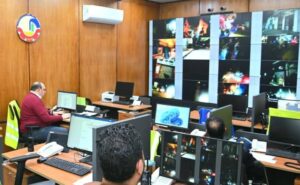 fb_img_17749015609264445950852568550229-300x185 محافظ البحيرة تواصل المتابعة اللحظية من مركز السيطرة والتحكم&nbsp; للتأكد من الالتزام الكامل بمواعيد غلق المحال فى التاسعة مساء