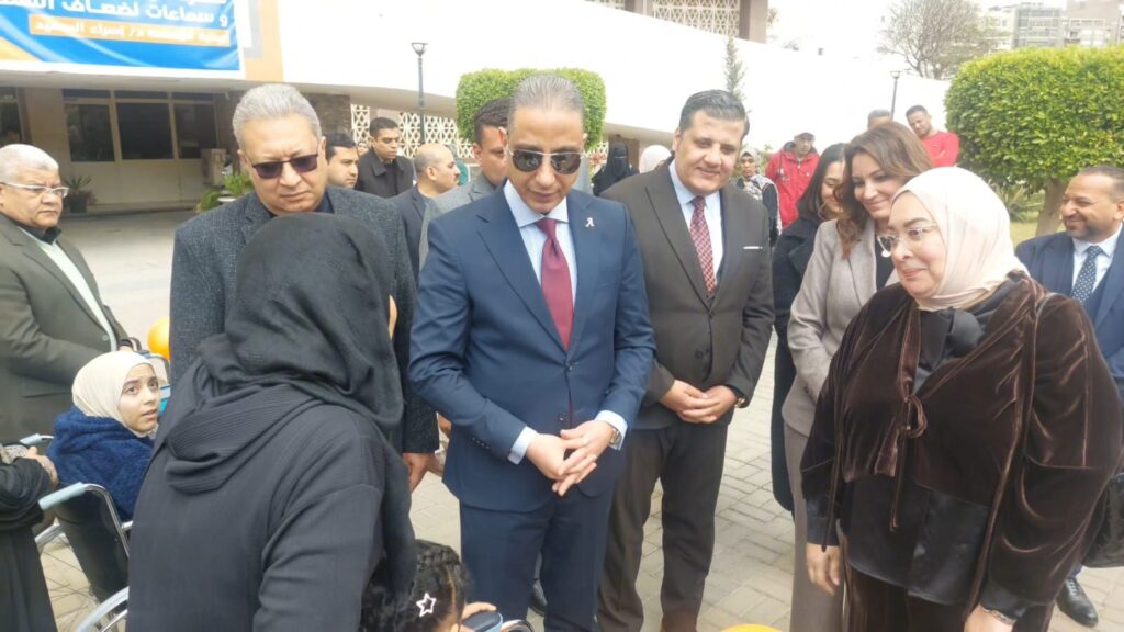 img-20260301-wa00147929670956594215760-1024x576 محافظ الجيزة يسلّم ٢٧ كرسيًا متحركًا وأجهزة تعويضية لذوي الهمم بالتعاون مع مؤسسة «صنّاع الخير»