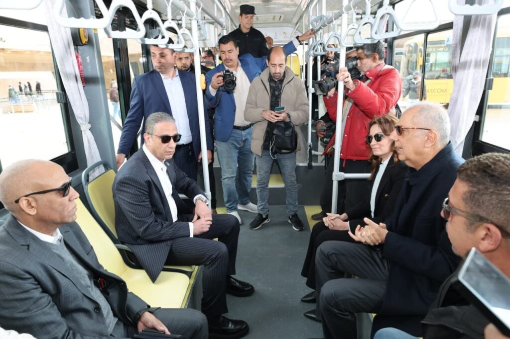 img-20260303-wa00343778186310749625941-1024x682 محافظ الجيزة يسلّم 20 منصة بيع حضارية لباعة منطقة الزيارة بأهرامات الجيزة ضمن خطة التطوير الشامل