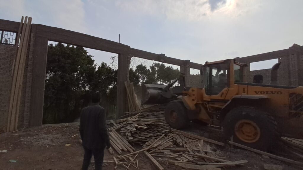 img-20260304-wa00338103029517924278369-1024x576 ردع المخالفين ... <br>تنفيذًا لتكليفات محافظ الجيزة خلال متابعته بمركز السيطرة.. إزالة حالات بناء مخالف بأبو النمرس واتخاذ الإجراءات القانونية