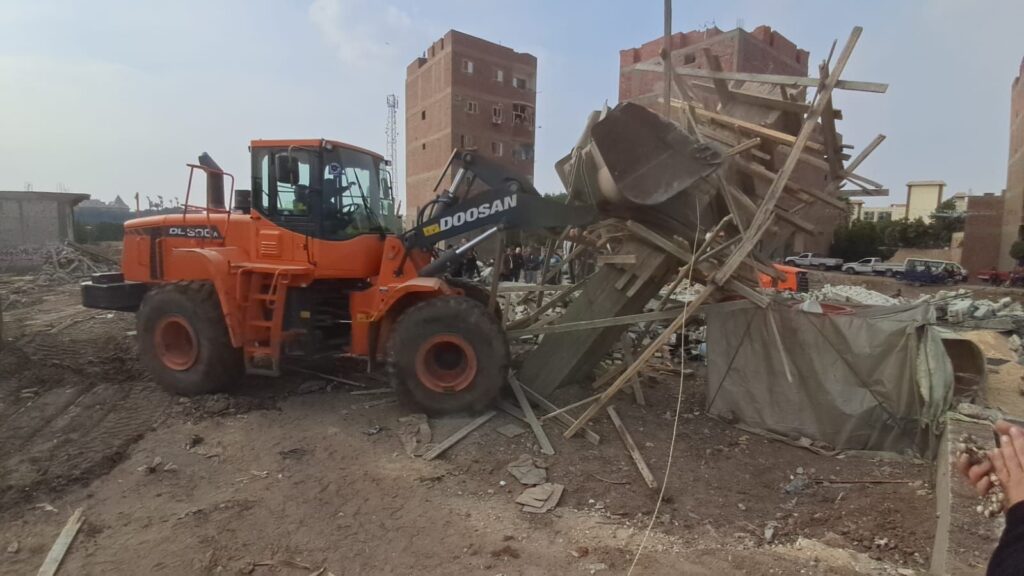 img-20260304-wa00341083507680019812383-1024x576 ردع المخالفين ... <br>تنفيذًا لتكليفات محافظ الجيزة خلال متابعته بمركز السيطرة.. إزالة حالات بناء مخالف بأبو النمرس واتخاذ الإجراءات القانونية
