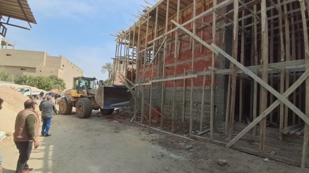 img-20260304-wa00408298495496693181933-1024x576 ردع المخالفين ... <br>تنفيذًا لتكليفات محافظ الجيزة خلال متابعته بمركز السيطرة.. إزالة حالات بناء مخالف بأبو النمرس واتخاذ الإجراءات القانونية