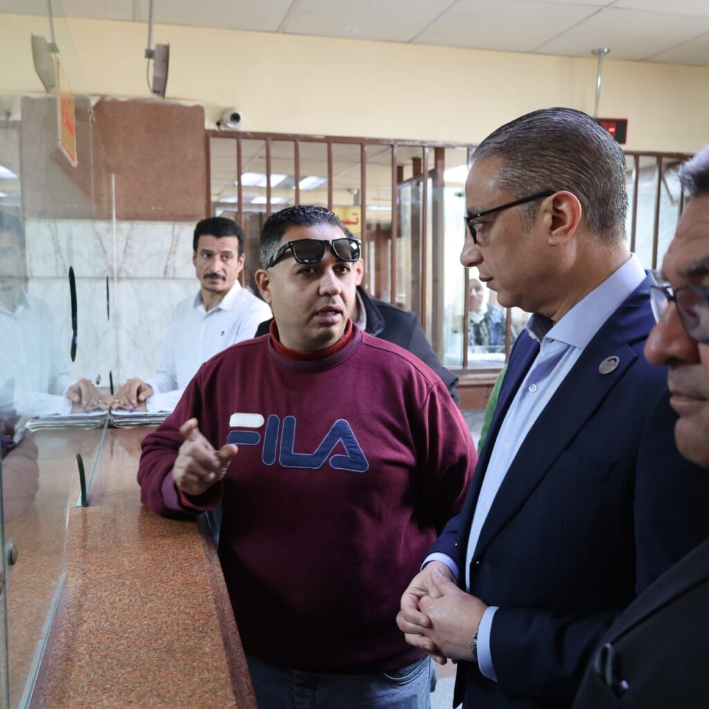 img-20260305-wa00098606032079291217806-1024x1024 محافظ الجيزة يفاجئ المراكز التكنولوجية في الوراق ومنشأة القناطر بالوقوف على شباك المعاملات للتأكد من انجاز طلبات المواطنين