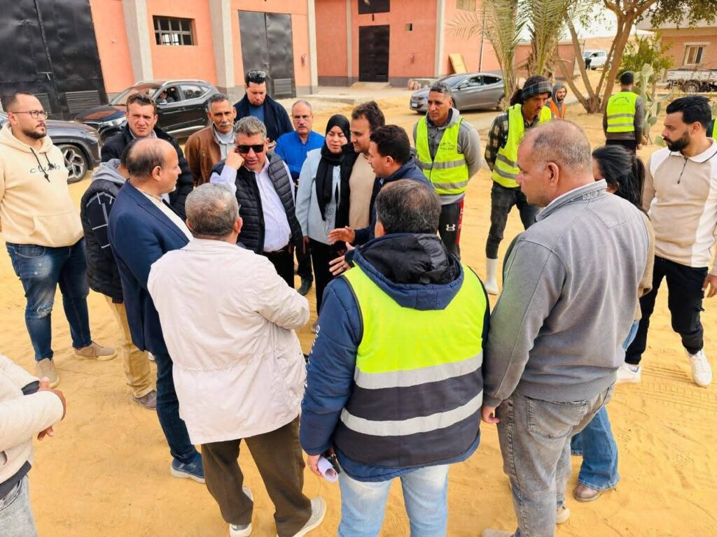 img-20260307-wa00234629620447225946615-1024x768 رئيس جهاز حدائق أكتوبر يتفقد عدداً من مشروعات الطرق بالمدينة