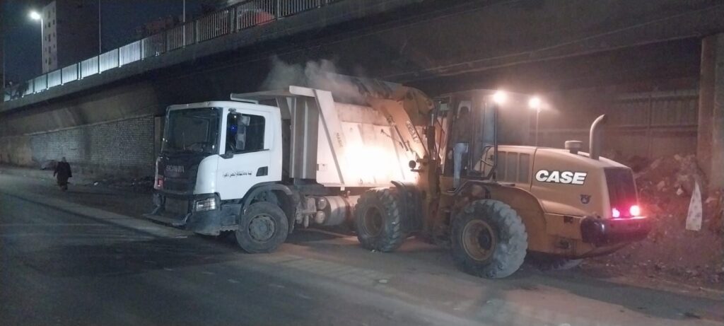 img-20260309-wa00375218316953341051279-1024x461 محافظة الجيزة ترفع ٢٢٠٠ طن مخلفات من عدة قطاعات بحي الهرم وجنوب الجيزة خلال ٨٣ نقلة ضمن حملات مكثفة للنظافة