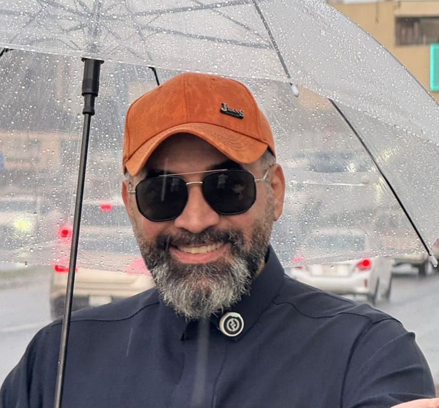 عطيه محمد الزهراني.. صانع محتوى ومتطوع برسالة إنسانية