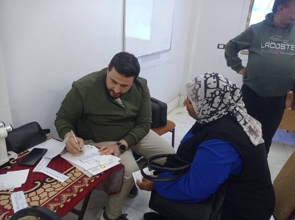 1001013902254921304462879612-1024x766 قافلة طبية مجانية برعايةهيئة تعليم الكبار والإتحاد الإقليمي بالسويس
