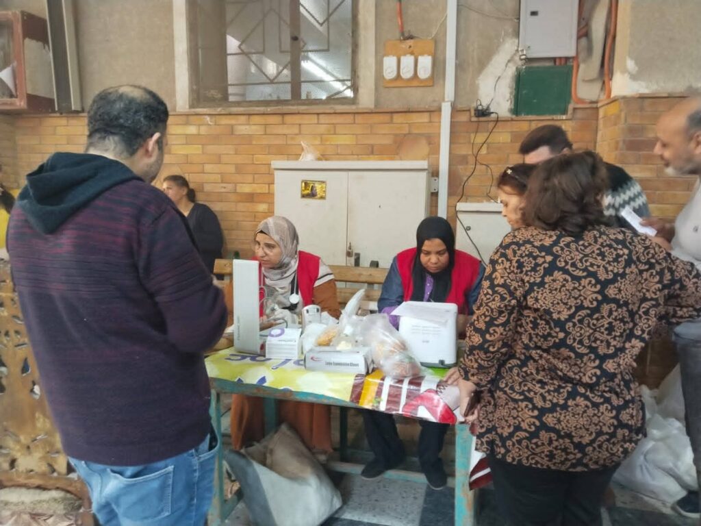 10010187619211288831783174942-1024x768 في إطار الاحتفالات بعيد القيامة المجيد بالسويس ، فريق المبادرات الرئاسية يواصل العمل و يقوم بفحص المترددين "بكنيسة الأنبا أنطونيوس"