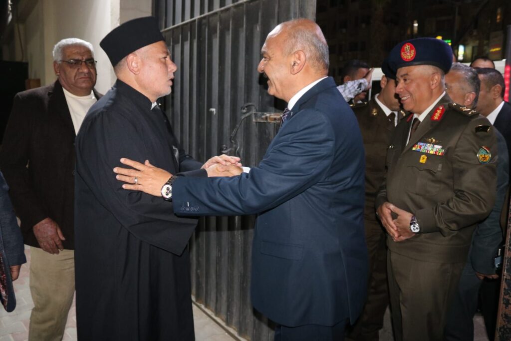 10010222354132925601144152676-1024x683 محافظ السويس وقائد الجيش الثالث الميداني ومدير الأمن والنواب وأهالي السويس يقدمون التهنئة للأخوة الأقباط بمناسبة عيد القيامة المجيد.