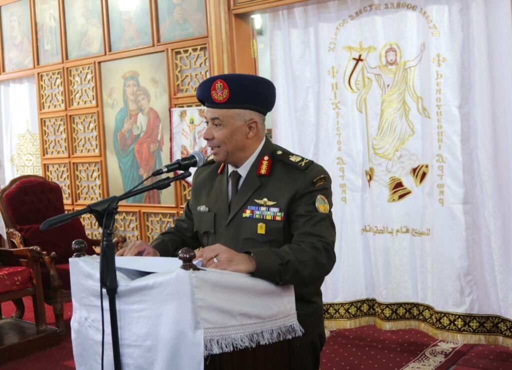 10010222363102627486433721968-1024x741 محافظ السويس وقائد الجيش الثالث الميداني ومدير الأمن والنواب وأهالي السويس يقدمون التهنئة للأخوة الأقباط بمناسبة عيد القيامة المجيد.