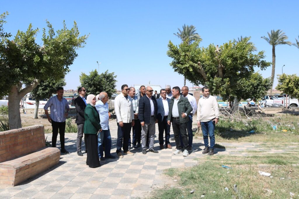 1001023626418927548047667165-1024x682 محافظ السويس يتفقد عددا من الحدائق العامة ويكلف بتطويرها