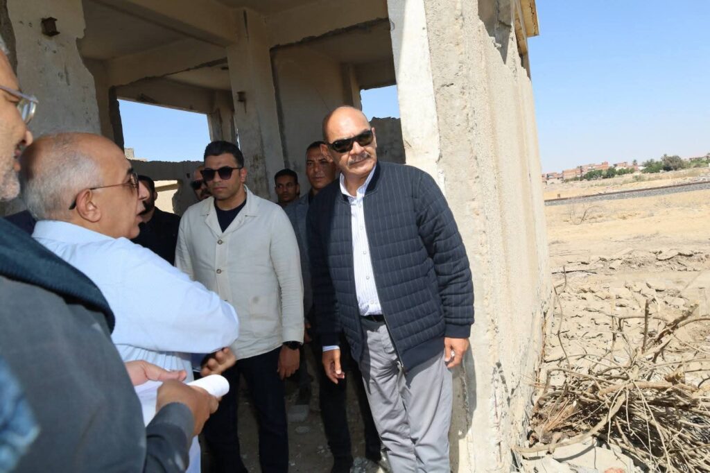 10010237535141678620267676785-1024x682 في إطار حرص القيادة التنفيذية على حماية المواطنين وتعزيز منظومة السلامة العامة، وتنفيذاً لتوجيهات معالي اللواءأ ح / هاني رشاد، محافظ السويس، فقد تم اتخاذ خطوة جادة وغير مسبوقة نحو التعامل الحضاري والآمن مع ظاهرة الكلاب الضالة.