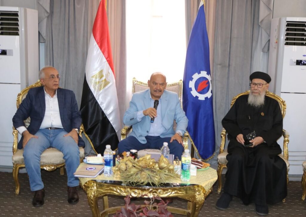 10010261096169565379938161756-1024x727 محافظ السويس يهنئ العاملين من الإخوة الأقباط بعيد القيامة المجيد وشم النسيم بشاليهات بورتوفيق