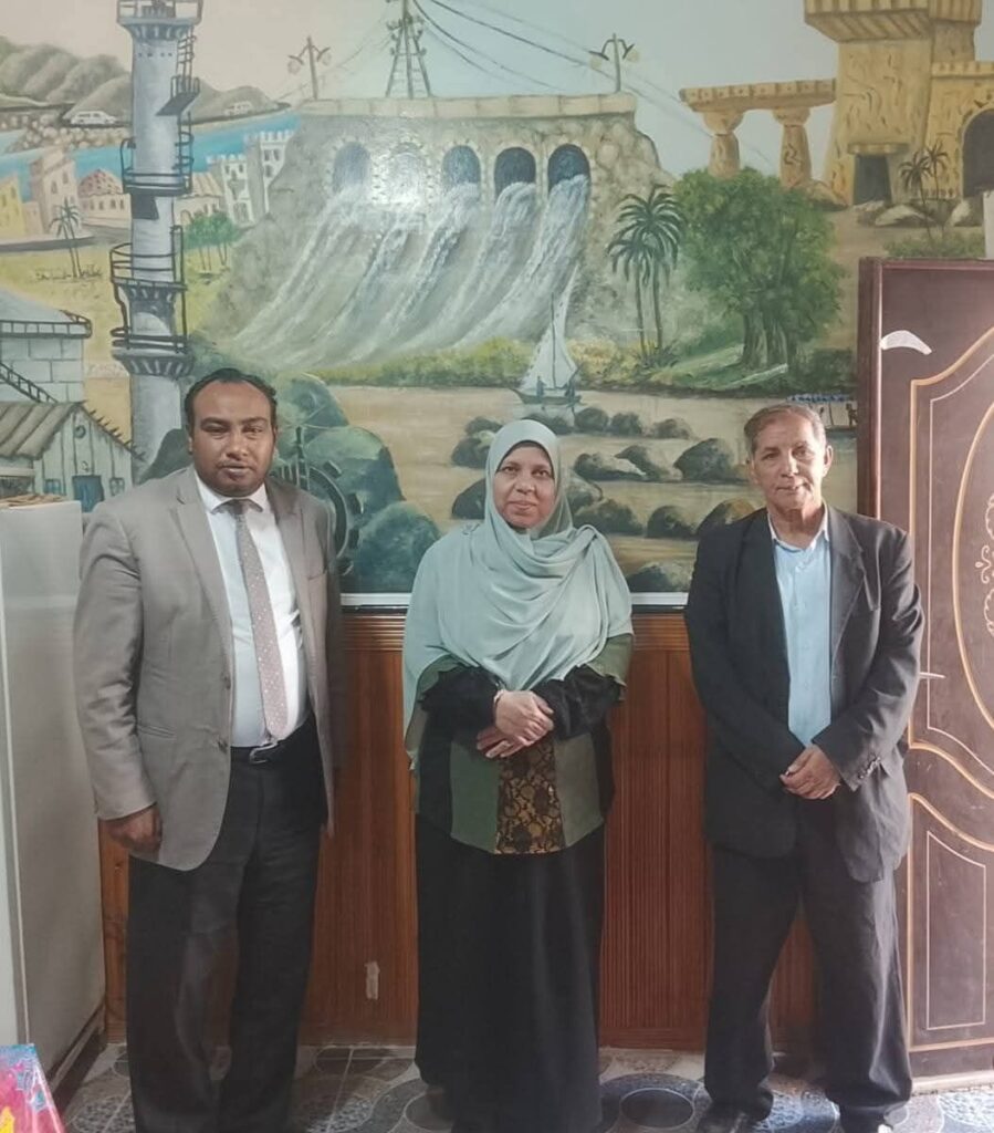 10010550102014875472606906253-899x1024 