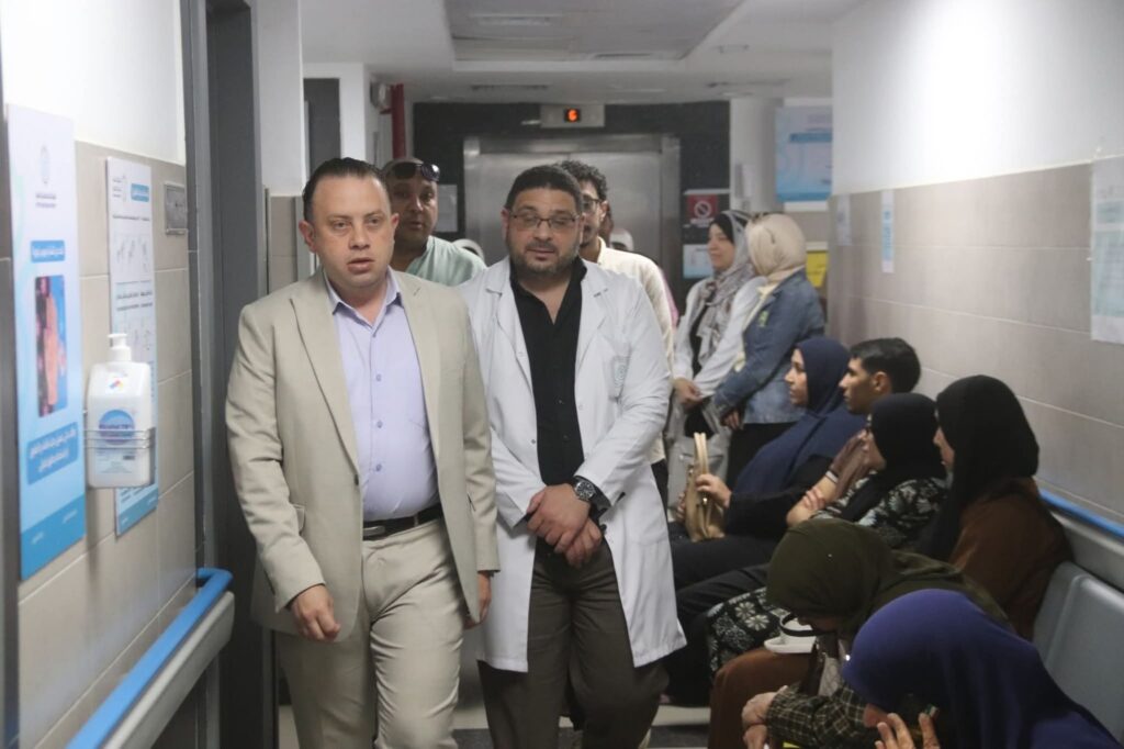 10010552575582541605714665351-1024x682 في إطار المتابعة الميدانية المستمرة لتنفيذ خطة التأمين الطبي، وضمان تقديم خدمات صحية متميزة داخل المنشآت خلال إجازة احتفالات عيد تحرير سيناء ،ووفقًا لتوجيهات الدكتور أحمد السبكي، رئيس الهيئة العامة للرعاية الصحية،