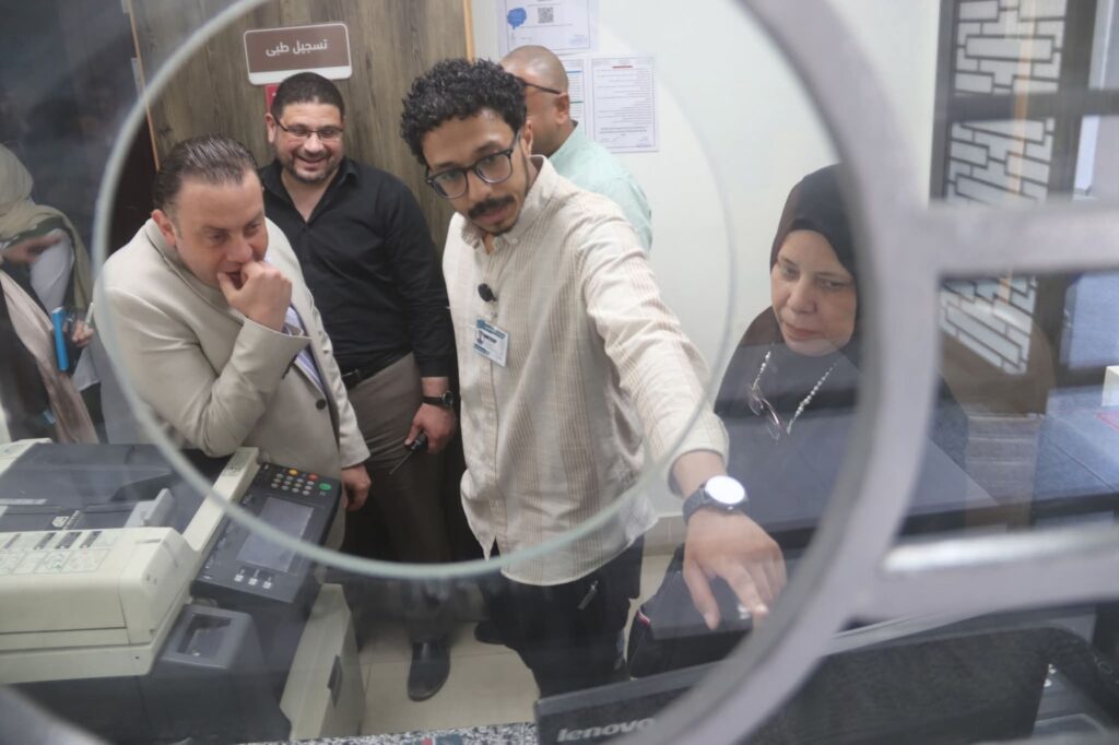 10010552638420419232390137359-1024x682 في إطار المتابعة الميدانية المستمرة لتنفيذ خطة التأمين الطبي، وضمان تقديم خدمات صحية متميزة داخل المنشآت خلال إجازة احتفالات عيد تحرير سيناء ،ووفقًا لتوجيهات الدكتور أحمد السبكي، رئيس الهيئة العامة للرعاية الصحية،