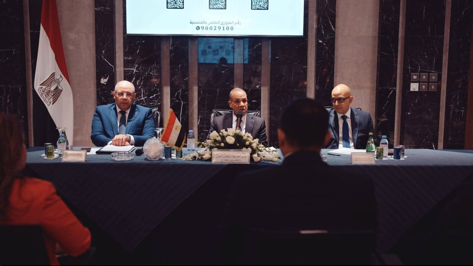 وزير الخارجية يلتقي أبناء الجالية المصرية في الكويت