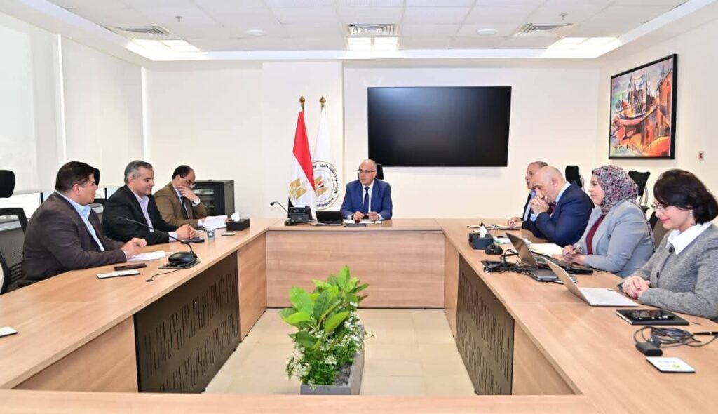 fb_img_17757277777713382172896019416451-1024x590 الدكتور سويلم يتابع الموقف المائي وحالة الري بمحافظة أسوان، والاستعداد لموسم أقصى الاحتياجات المقبل