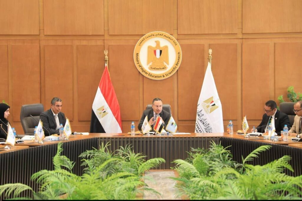 fb_img_17757282515633084687204083798291-1024x682 وزير التعليم العالي في اجتماع موسع بممثلي الاتحادات الطلابية والأسر المركزية
