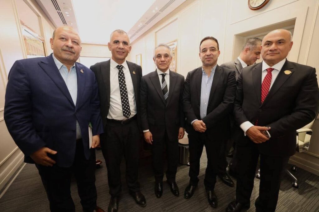 fb_img_17757393383996416731632117293795-1024x682 وزير العدل يلتقي السادة أعضاء مجلسي النواب والشيوخ لتعزيز التعاون ودعم تطوير منظومة العمل المؤسسي