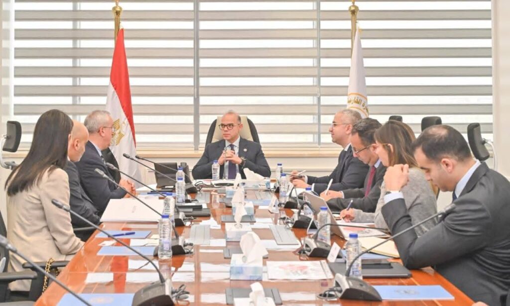 fb_img_17759148973307388045526573717125-1024x615 وزير الاستثمار والتجارة الخارجية يبحث مع مسؤولي شركة "ألستوم" سبل توطين صناعة النقل وتحويل مصر إلى مركز إقليمي للتصنيع والتصدير